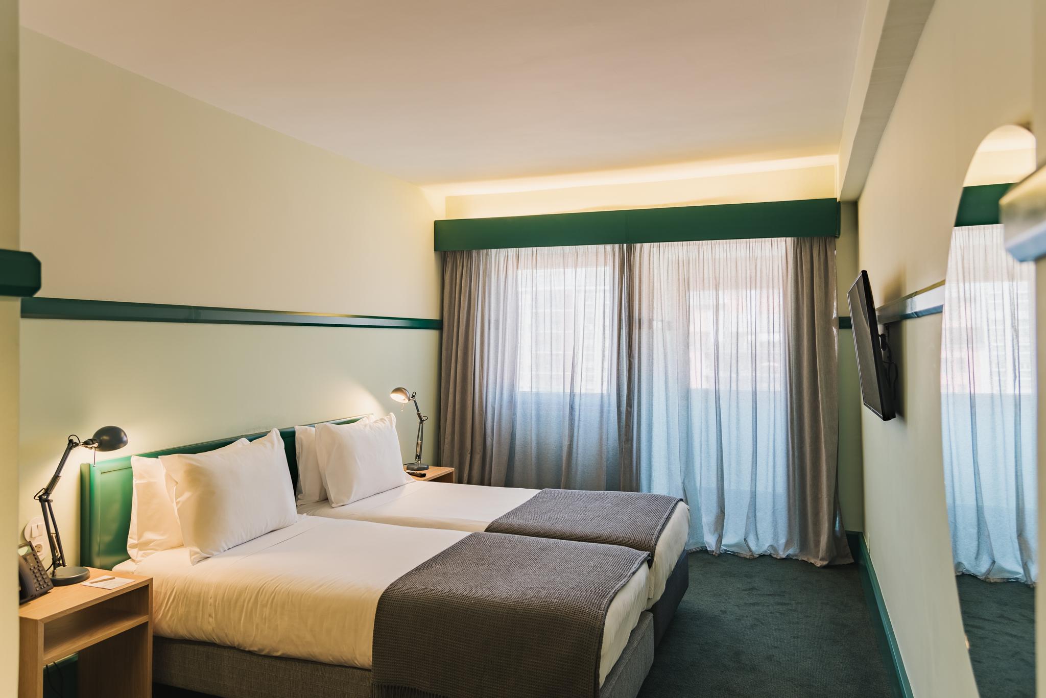 Holiday Inn Express & Suites Lisbon - Principe Real By Ihg Экстерьер фото
