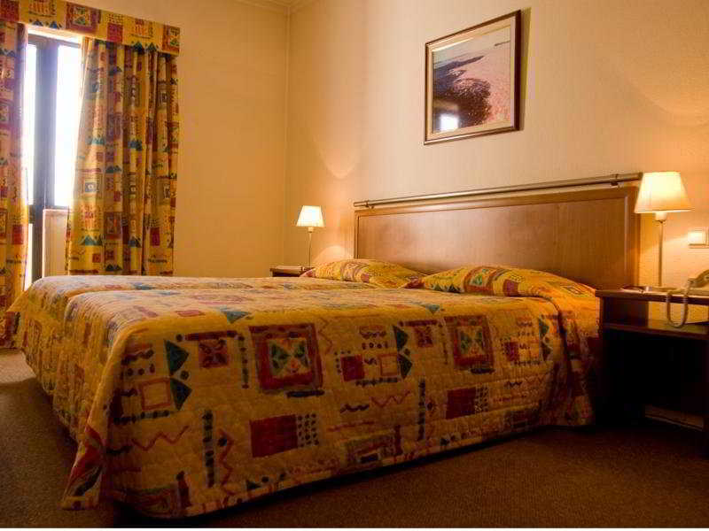 Holiday Inn Express & Suites Lisbon - Principe Real By Ihg Номер фото