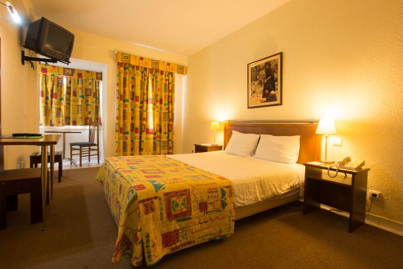 Holiday Inn Express & Suites Lisbon - Principe Real By Ihg Экстерьер фото