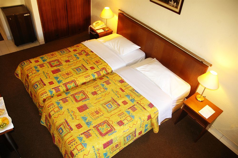 Holiday Inn Express & Suites Lisbon - Principe Real By Ihg Экстерьер фото