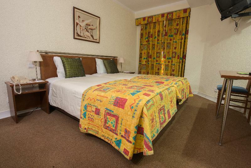 Holiday Inn Express & Suites Lisbon - Principe Real By Ihg Экстерьер фото