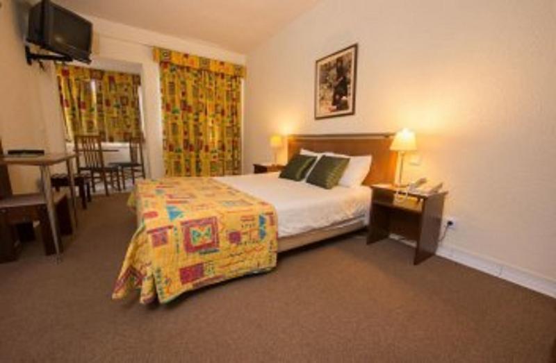 Holiday Inn Express & Suites Lisbon - Principe Real By Ihg Экстерьер фото